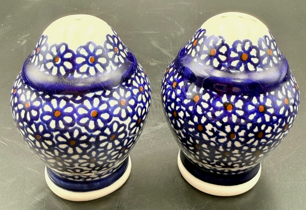 Boleslawiec Polish Pottery Salt & Pepper Shakers Daisy Dreams Cobalt Blue Large